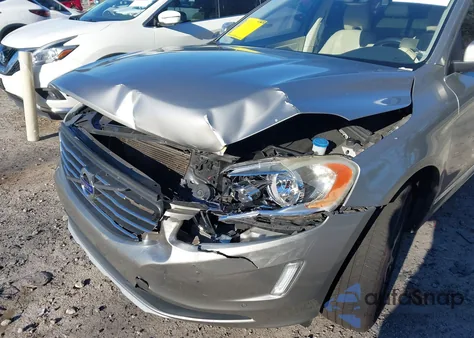 2015 Volvo Xc60 T6 z USA, uszkodzony, nr VIN YV449MDK4F2729512